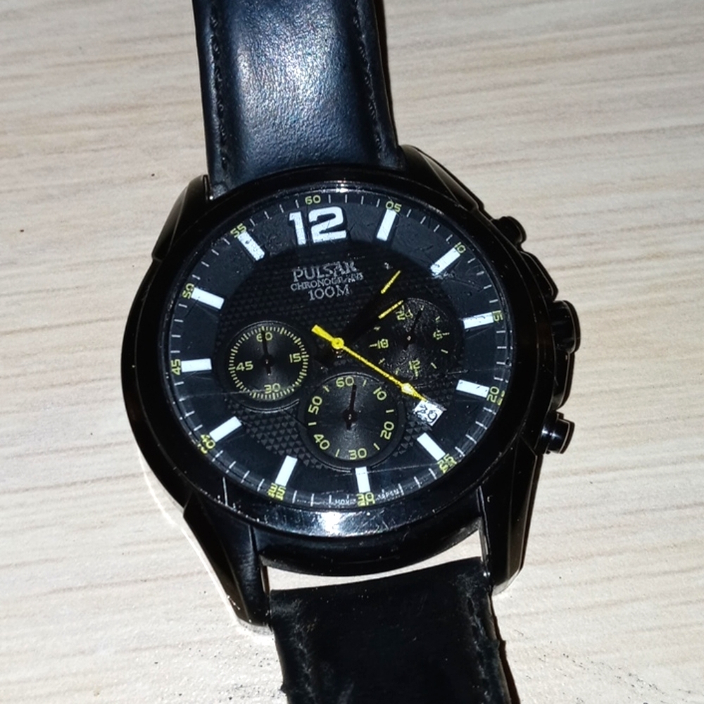 Mens watch